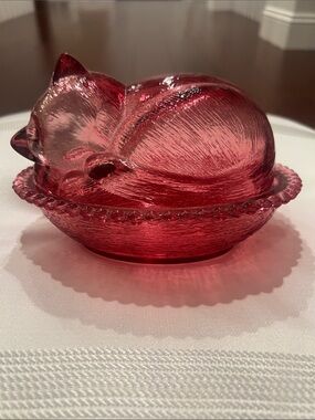 Vintage Confections By Indiana Glass Company Kitten Candy Box AKA  “Cat on Nest”
